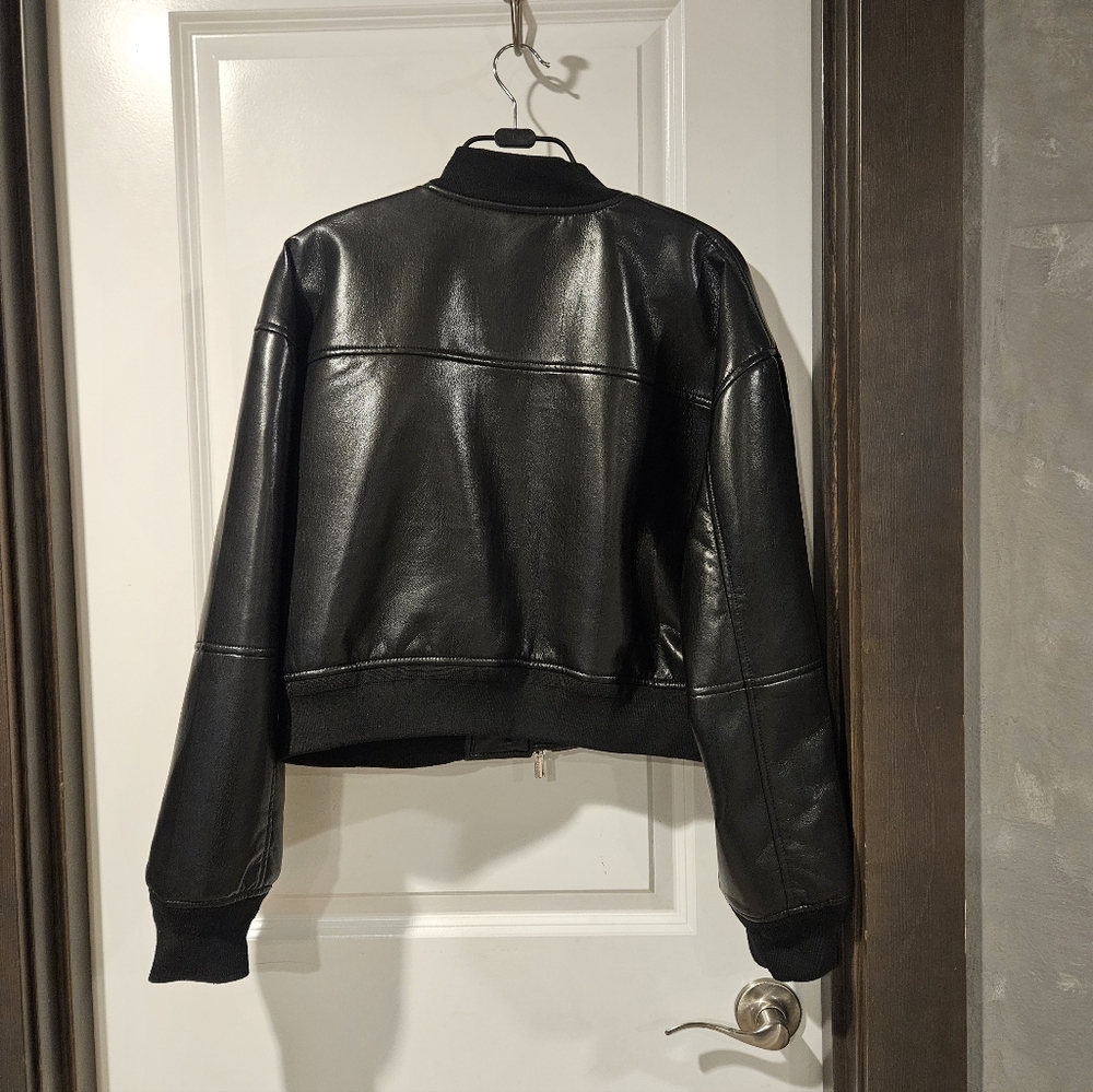 Aritzia Babaton Synergy Bomber - Picture 2 of 3
